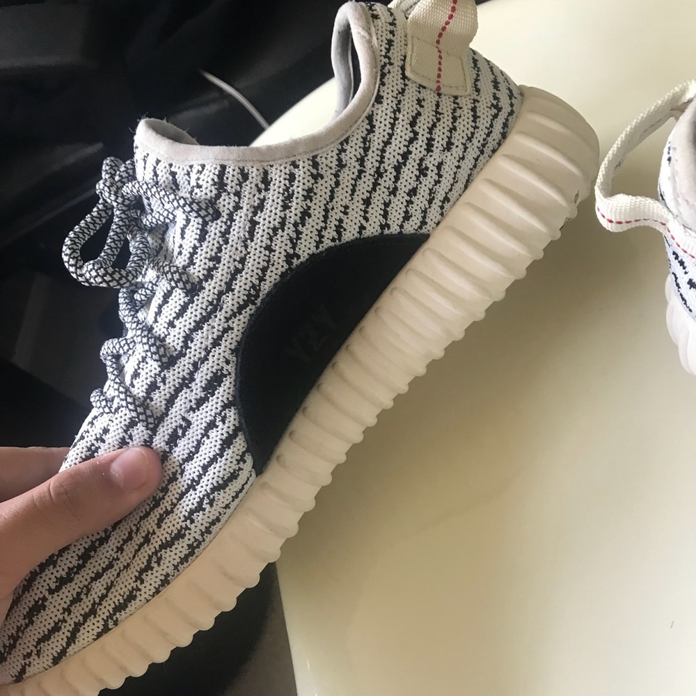Yeezy - Picture 2 of 8